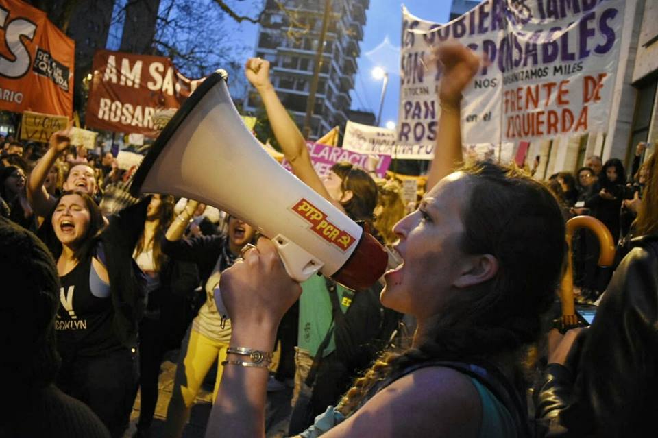 Deseci tisuća žena diljem Argentine u velikom prosvjedu protiv nasilja prema ženama