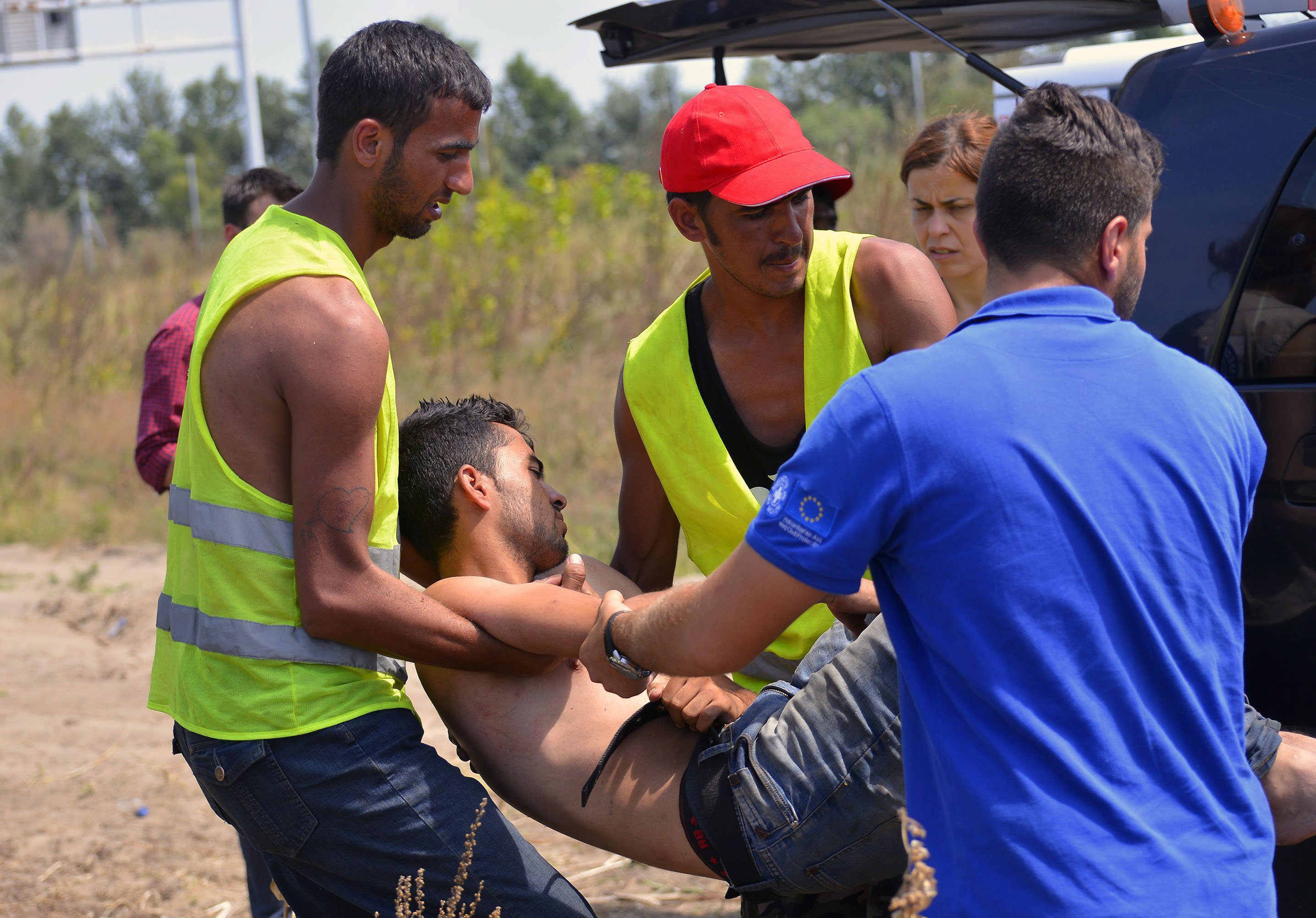 Izbjeglice štrajkaju glađu u pograničnoj zoni između Srbije i Mađarske