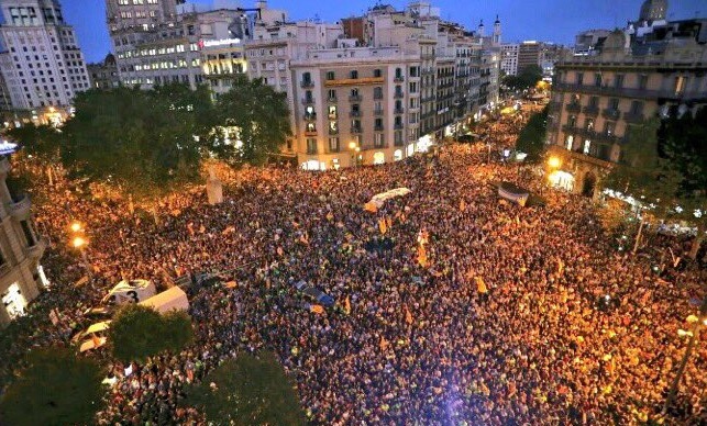 Veliki prosvjedi u Barceloni uoči referenduma o neovisnosti Katalonije