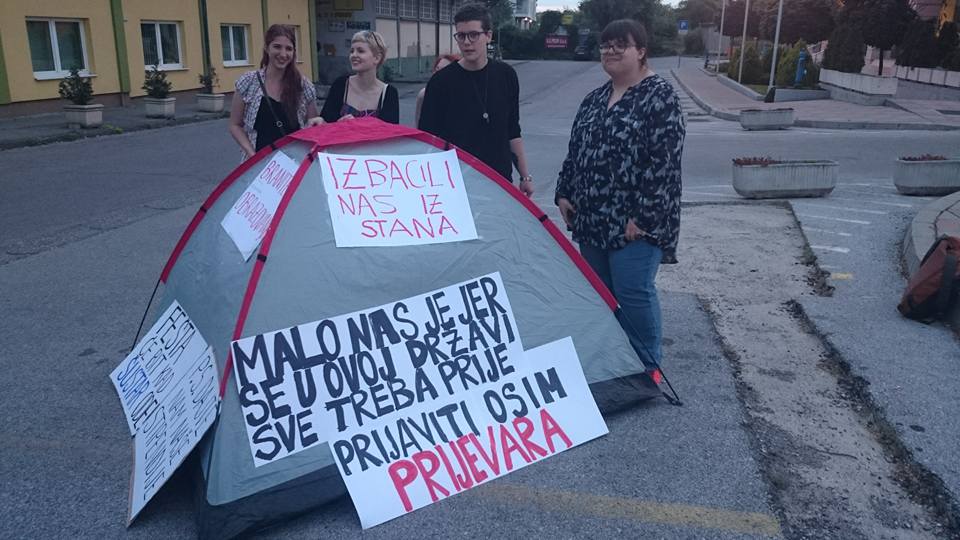 Braniteljice obrazovanja prosvjeduju pred MZOS-om, podržava ih njihov dekan