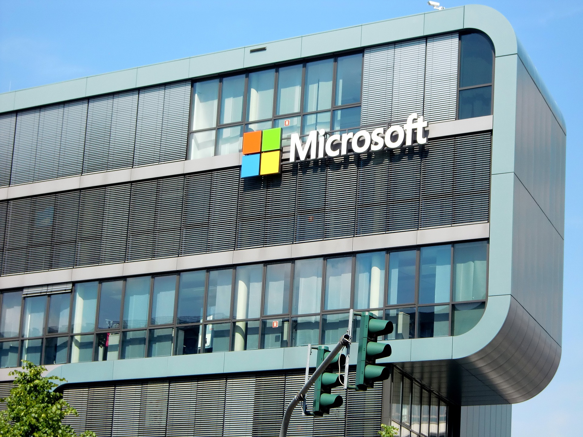 Microsoft optužen za diskriminaciju, uznemiravanje i silovanje zaposlenica