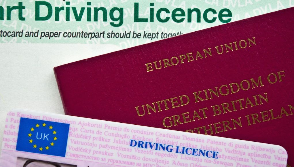 Poziv za ukidanjem spola s britanskih putovnica i vozačkih dozvola