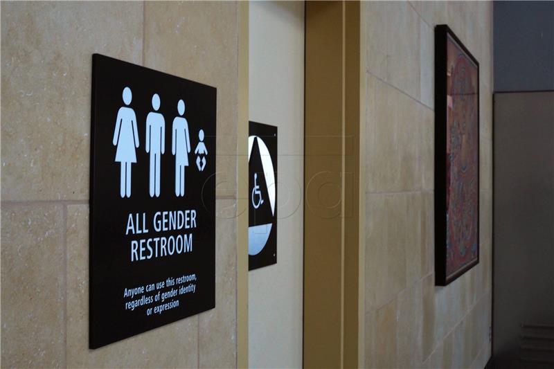 Transrodni učenici moći će odabrati toalet