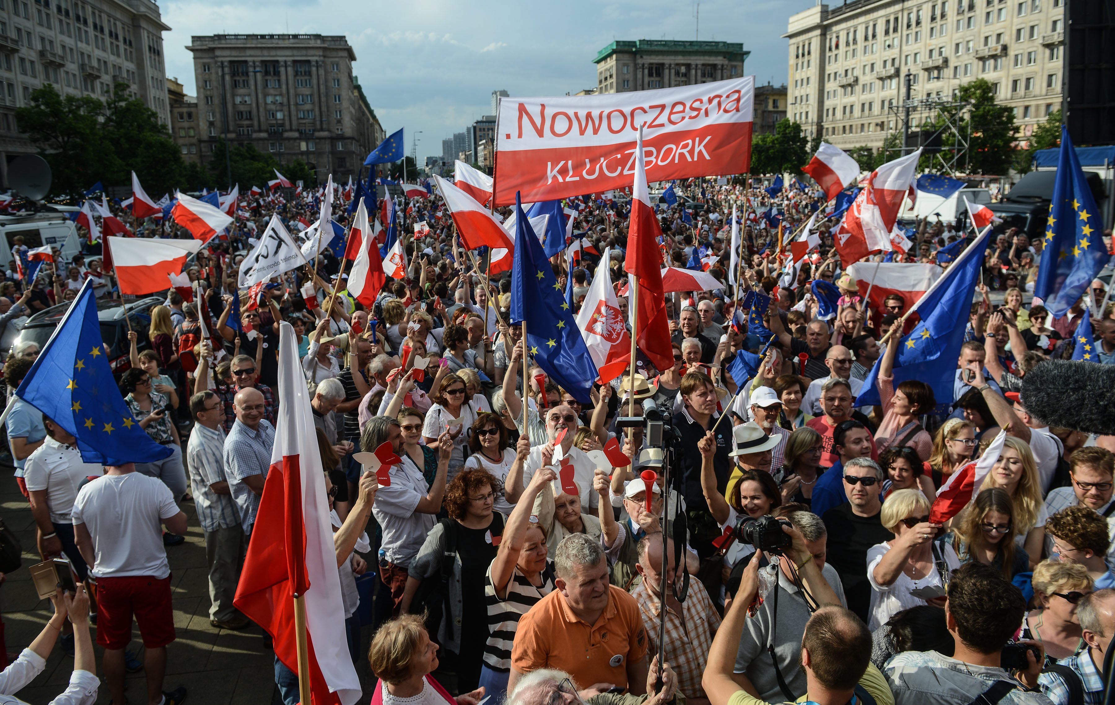 Veliki prosvjedi u Poljskoj, državna televizija umanjuje brojke