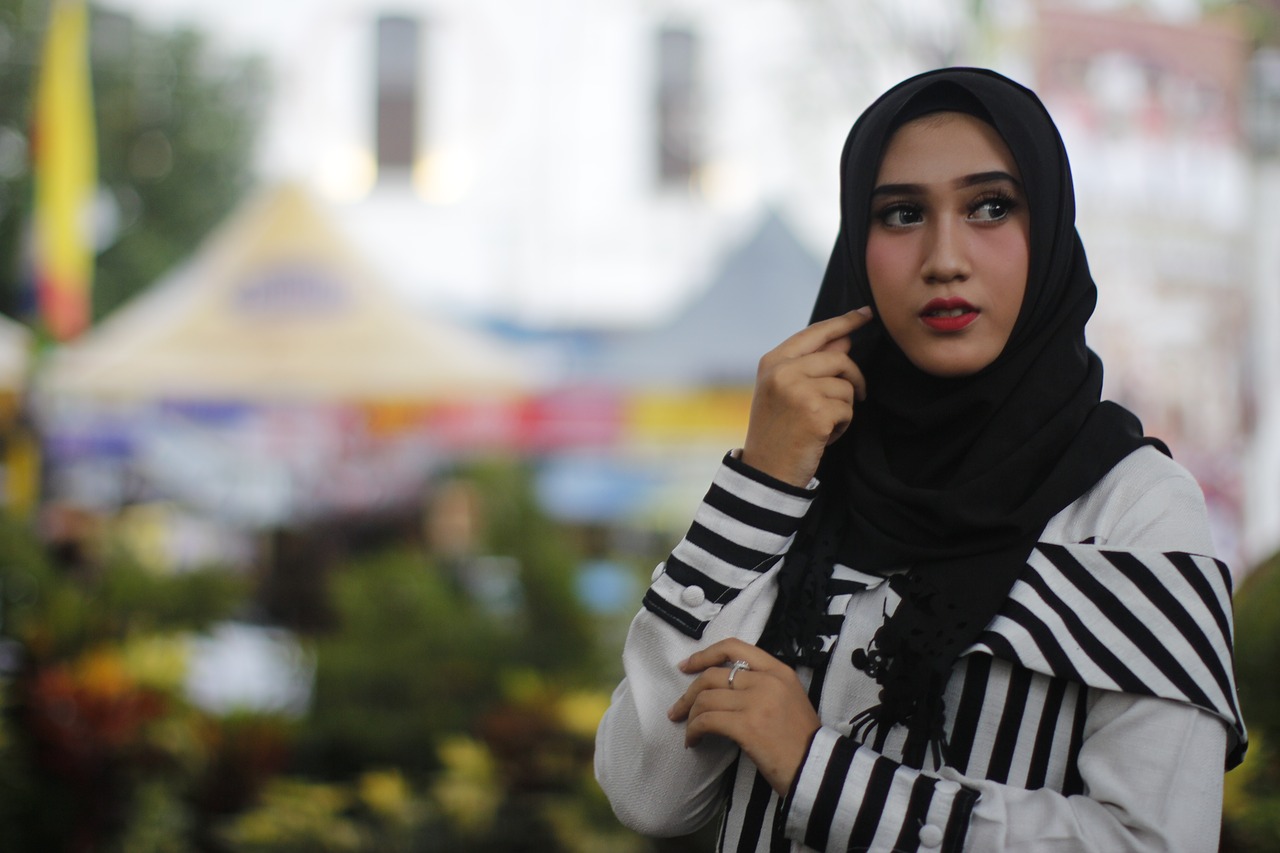 Malezija pokreće istragu protiv knjige o muslimankama koje ne nose hidžab