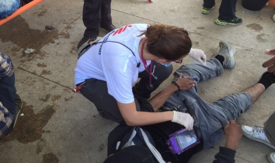 Liječnici bez granica: Najmanje 260 izbjeglica ozlijeđeno u Idomeniju