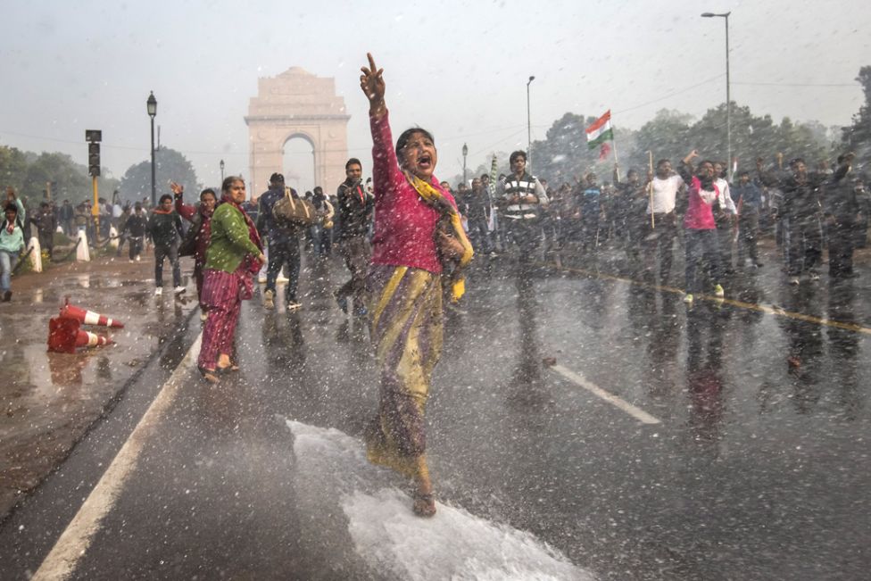 Indija: Svi mobiteli moraju imati ‘paničnu tipku’