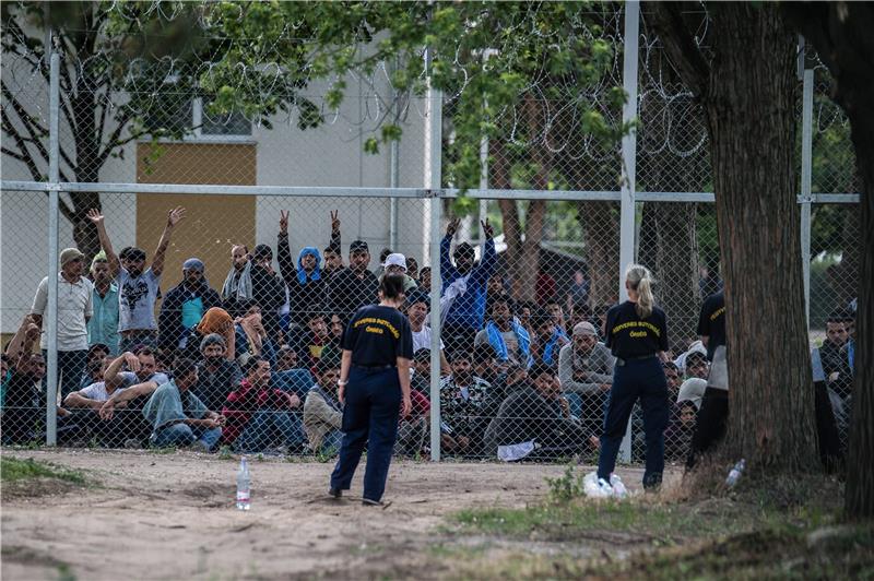HRW: Mađarske vlasti silom izbacuju izbjeglice iz zemlje