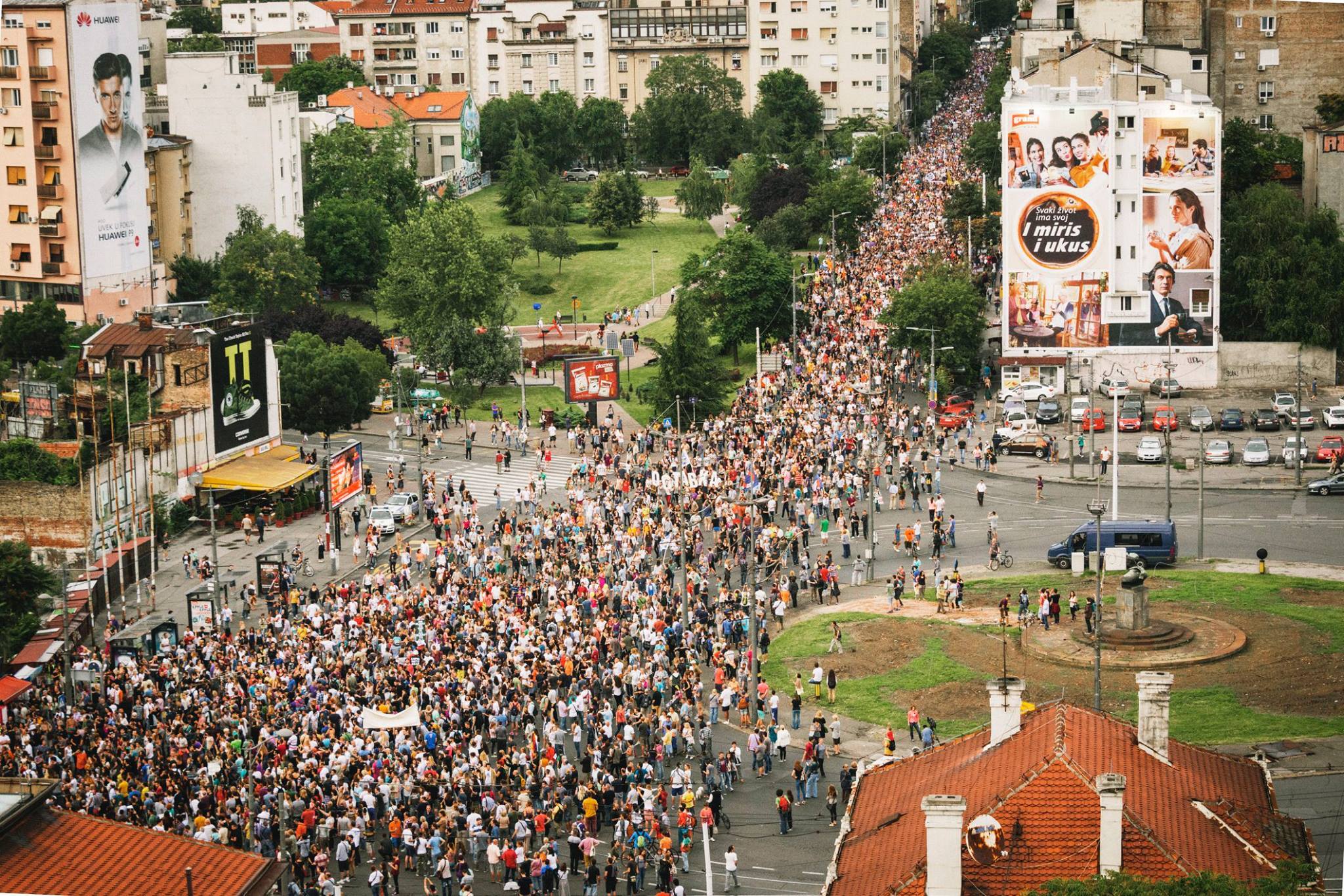 25 000 ljudi na ulicama Beograda tražilo smjene i osude!
