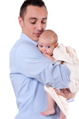 Očevi koji su prisutni na porodu, kasnije se više brinu za djecu