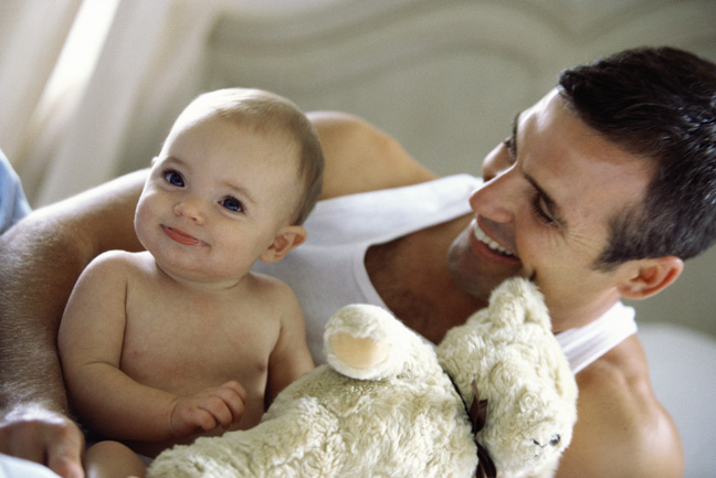 Očevi na roditeljskom dopustu potiču natalitet i rast radno aktivnih žena