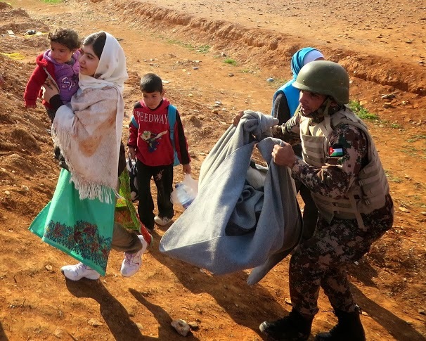 Malala pomaže sirijskoj djeci izbjeglicama prijeći jordansku granicu