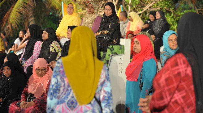 Maldivi: Interventna policija vodom rastjerivala prosvjednice
