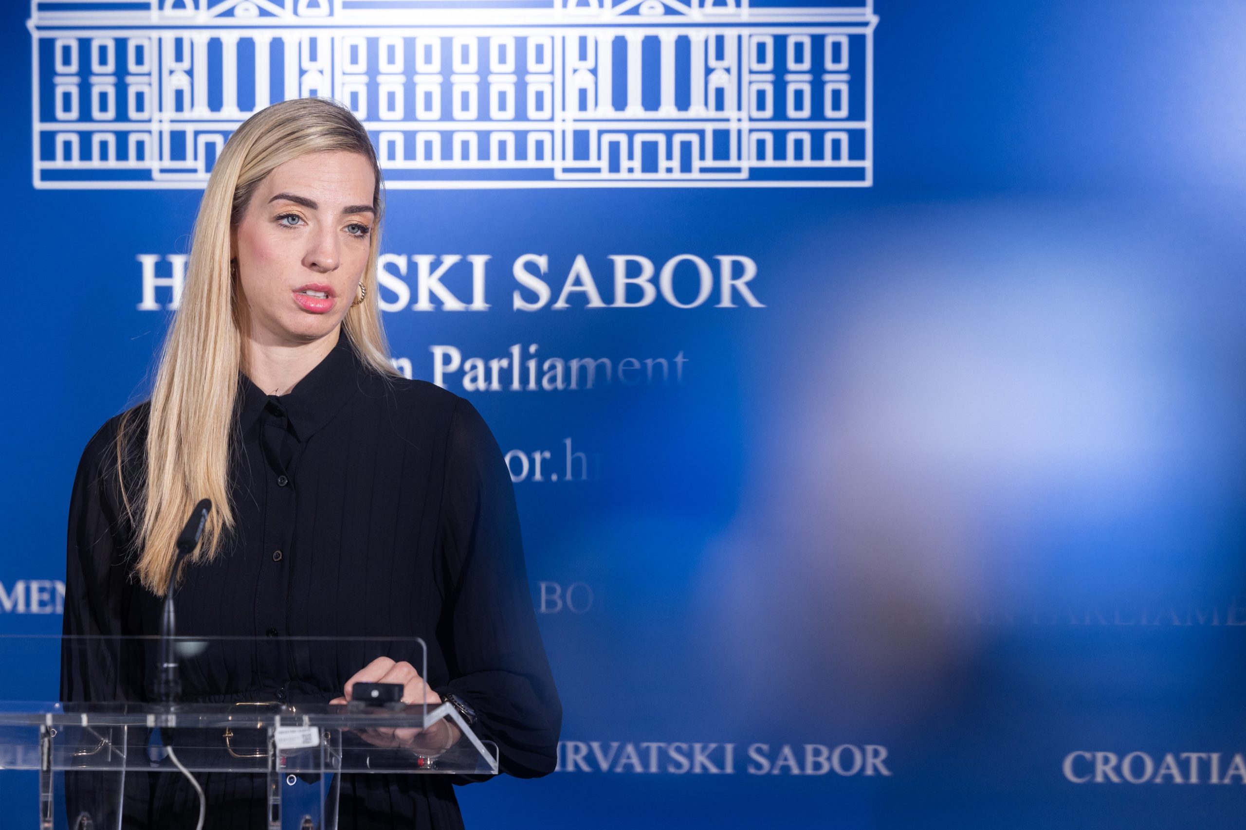 Politički istaknute žene: dezinformacijski narativi o Sanji Radolović